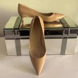 Via Spiga Nude patent leather kitten heel size 7,5